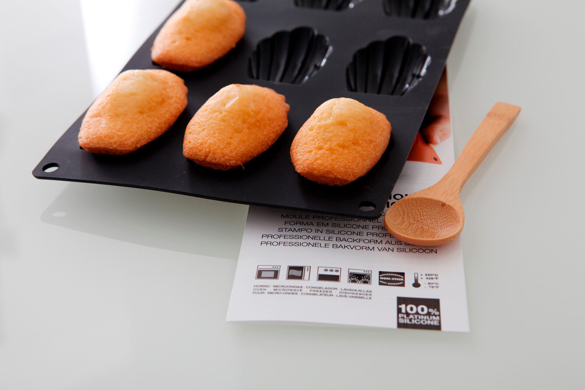 Camisana_articolo_MOCA_02